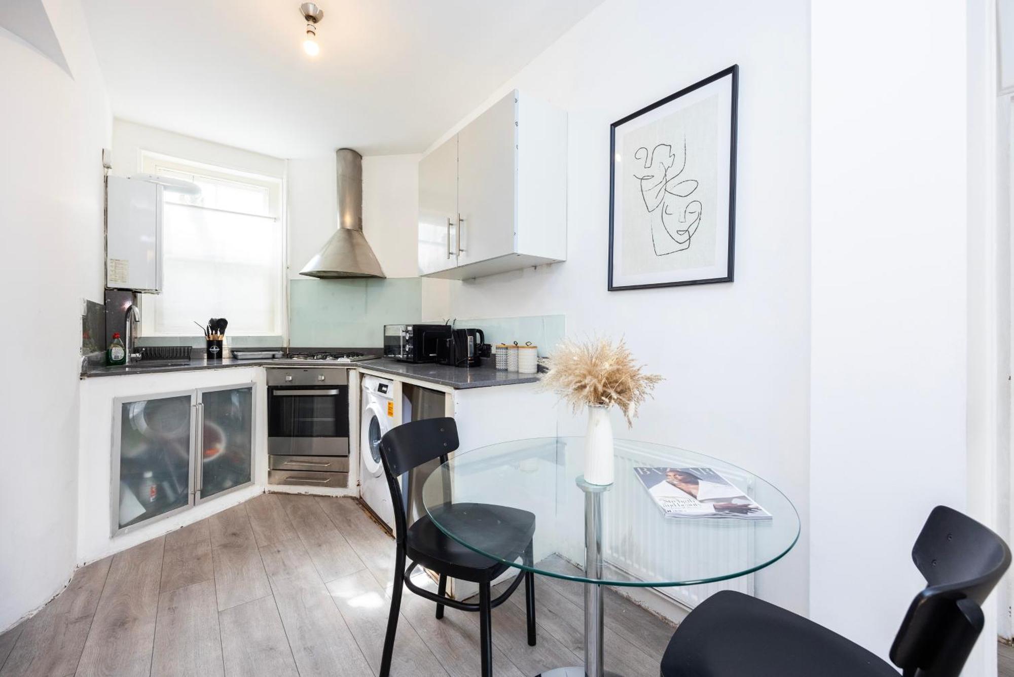 Cozy 2 Bedroom Near Old Street Station Londra